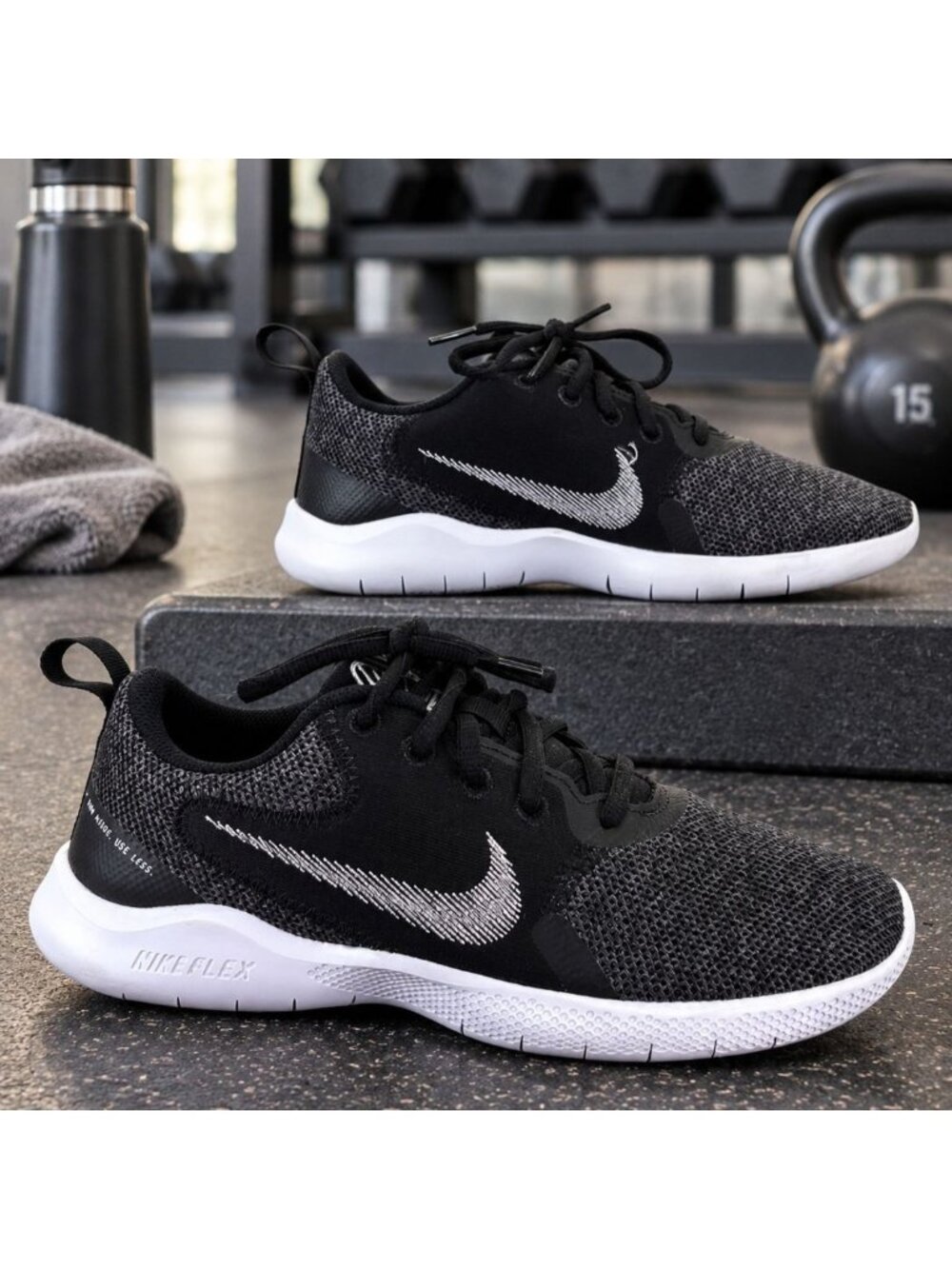 Nike Flex Experience Run 10 Womens Size 7 Black Gray Running Shoes Sneakers